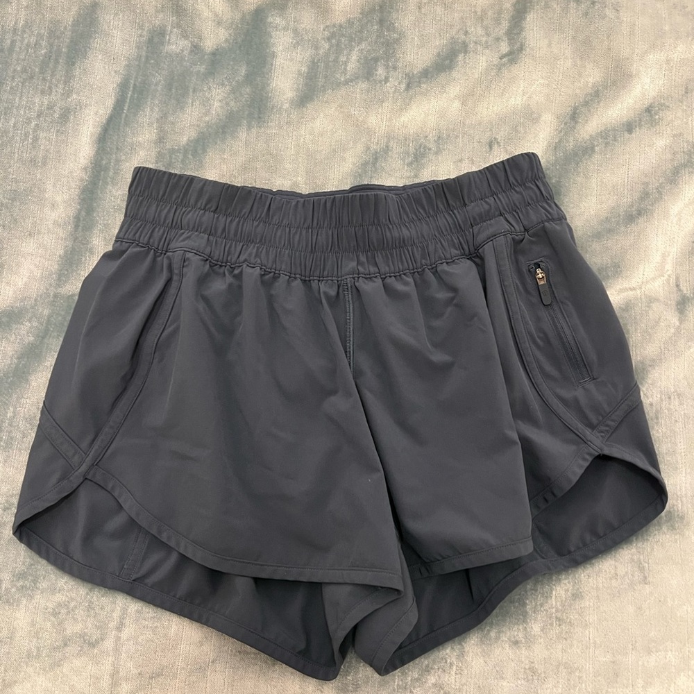 lululemon tracker short size 8
